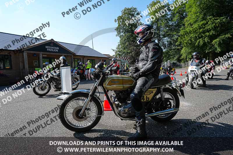 cadwell park;cadwell park photographs;cadwell trackday photographs;enduro digital images;event digital images;eventdigitalimages;peter wileman photography;racing digital images;trackday digital images;trackday photos